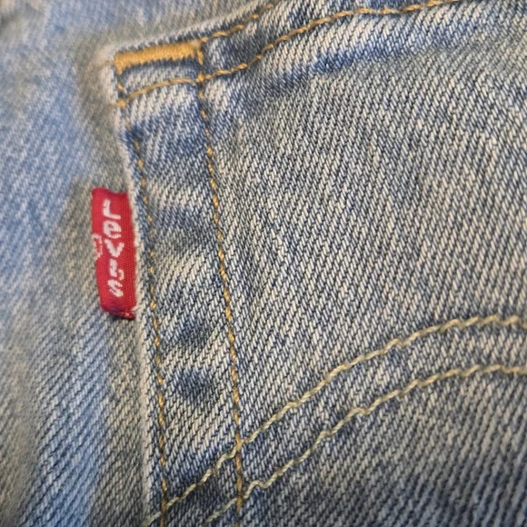 Levi’s 501 Women’s 26x30 Slim Straight Jeans Light Wash Button Fly High Rise EUC - Picture 6 of 16